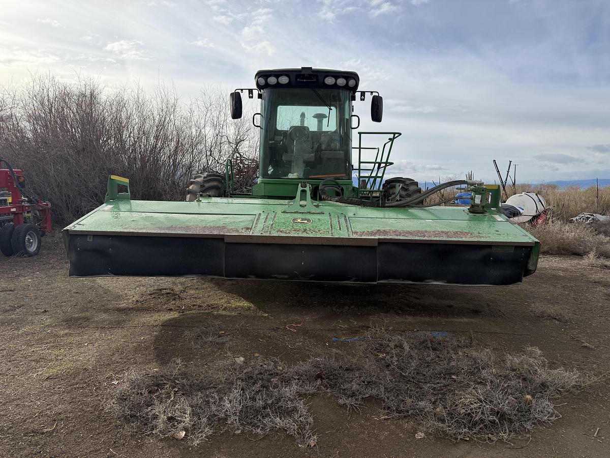 Used 2010 John Deere R450 Windrower