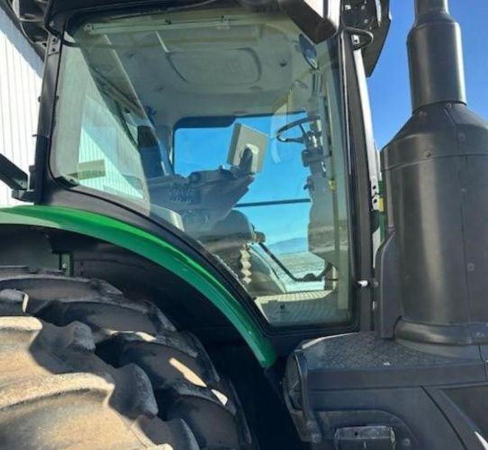 Used 2017 JOHN DEERE 8320R