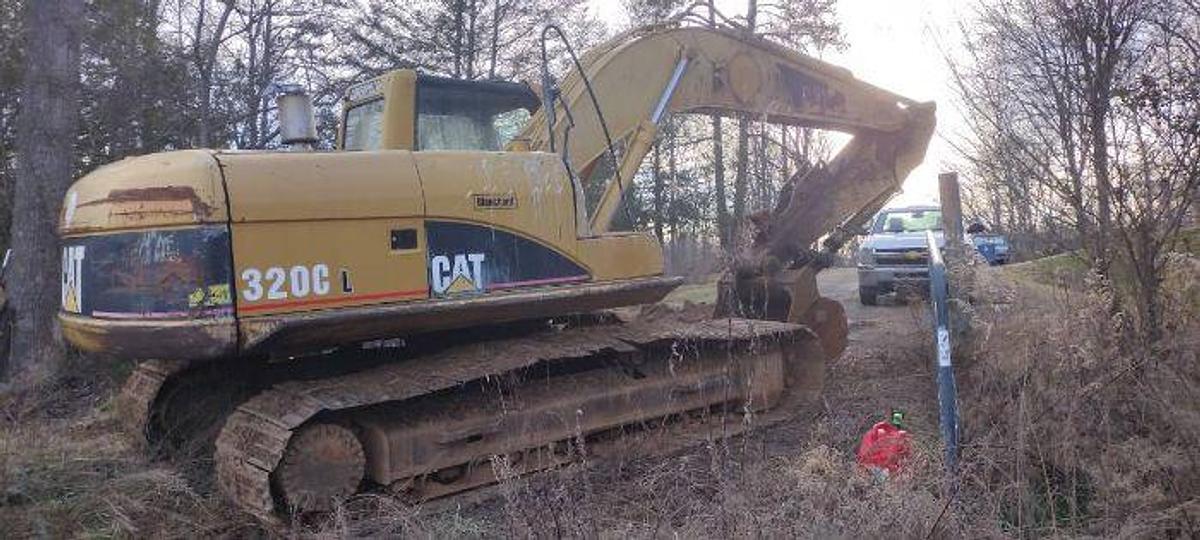 Used 2005 Caterpillar 320CL