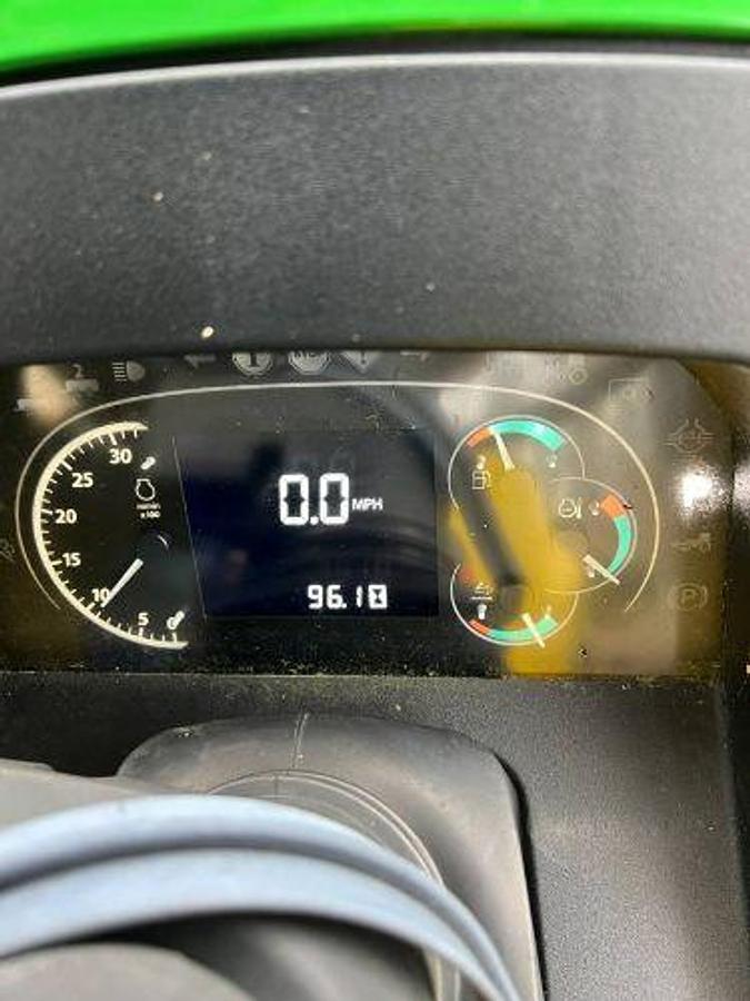 Used 2016 JOHN DEERE 5100E