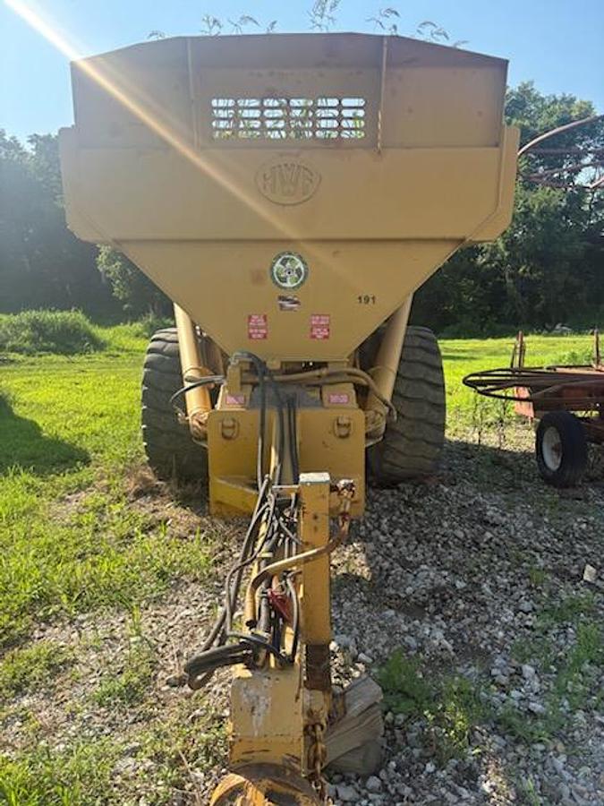 Used 2017 HOLMES WELDING & FABRICATION T3066 Dump Wagon