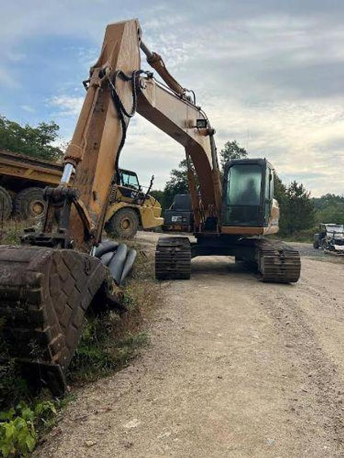 Used 2007 CASE CX210B