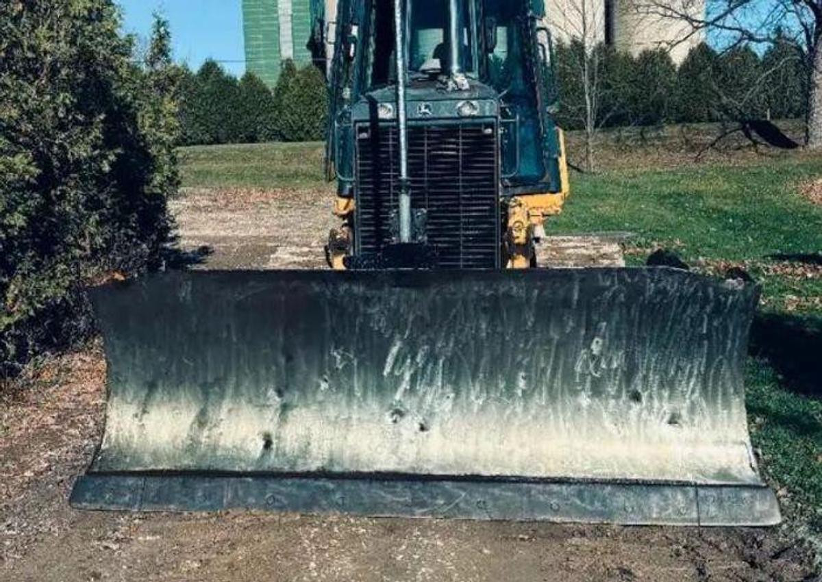 Used 2010 JOHN DEERE 700J XLT