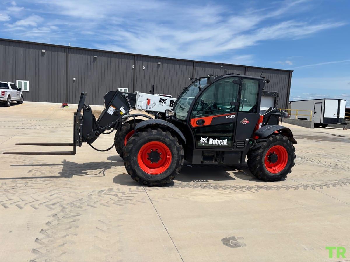 Used 2021 Bobcat V923 Telehandler