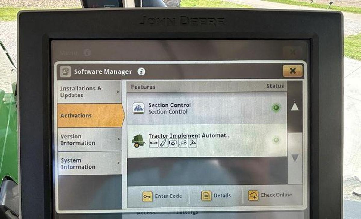 Used 2015 JOHN DEERE 8320R