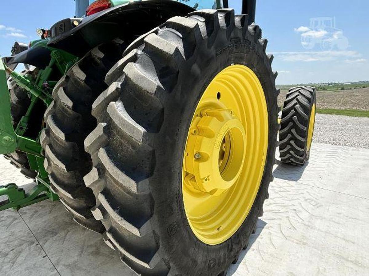 Used 2015 JOHN DEERE 8320R