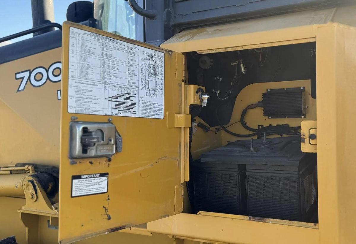 Used 2011 DEERE 700J LGP Crawler Dozer