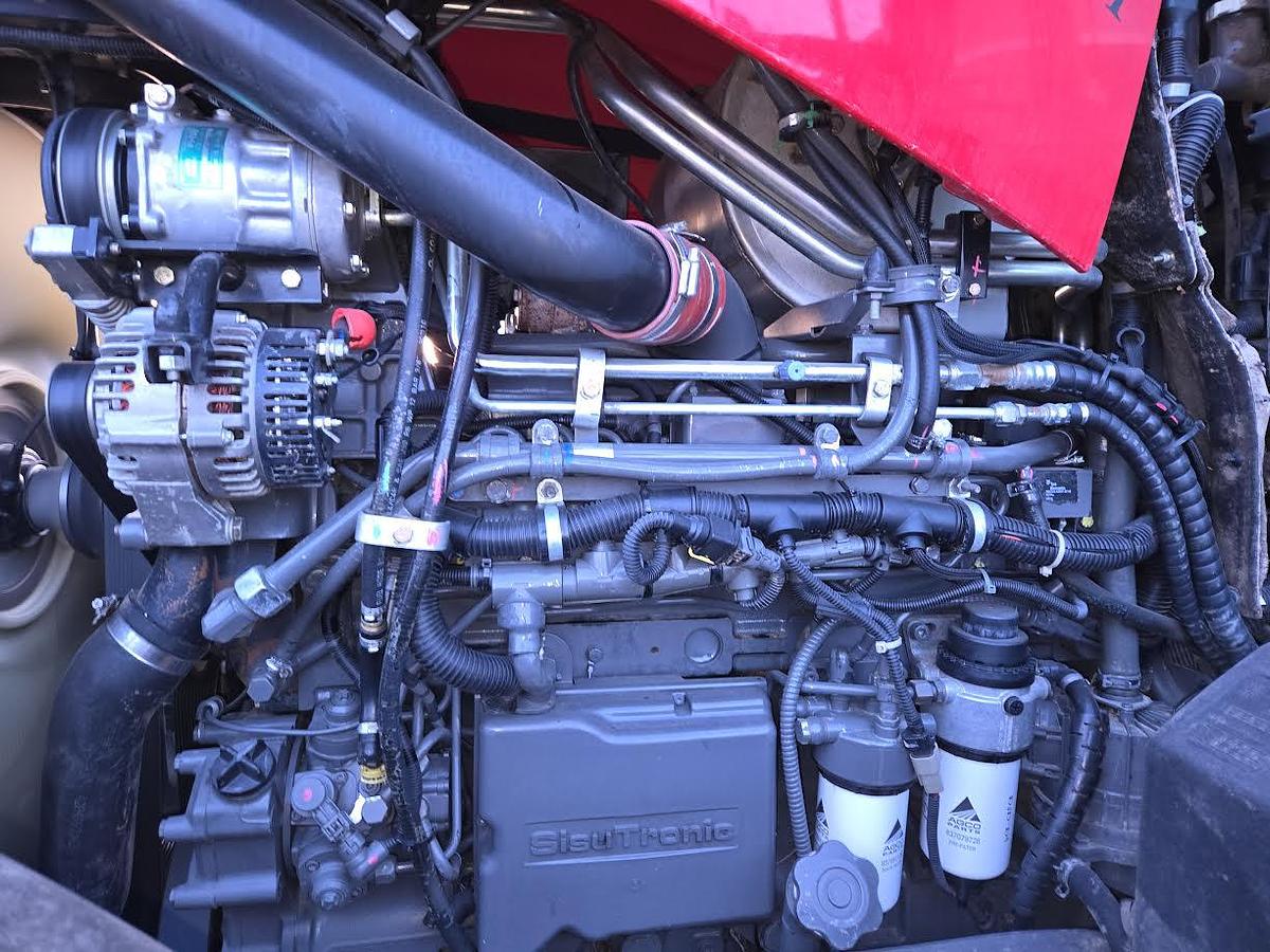 Used 2011 MASSEY FERGUSON 8690 Tractor