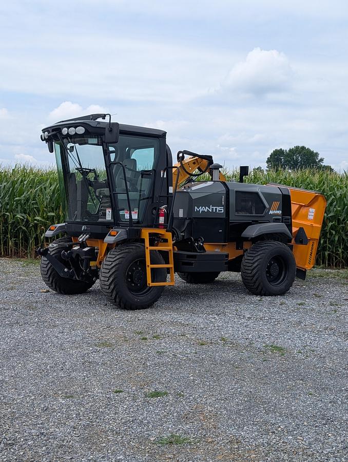Used 2022 Alamo Mantis 4142