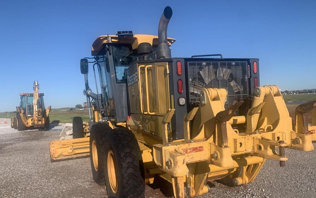 Used 2011 DEERE 672G (Remanufactured 2017)
