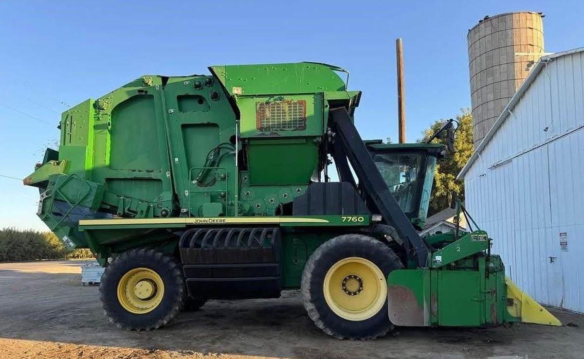 Used 2011 JOHN DEERE 7760 Harvester