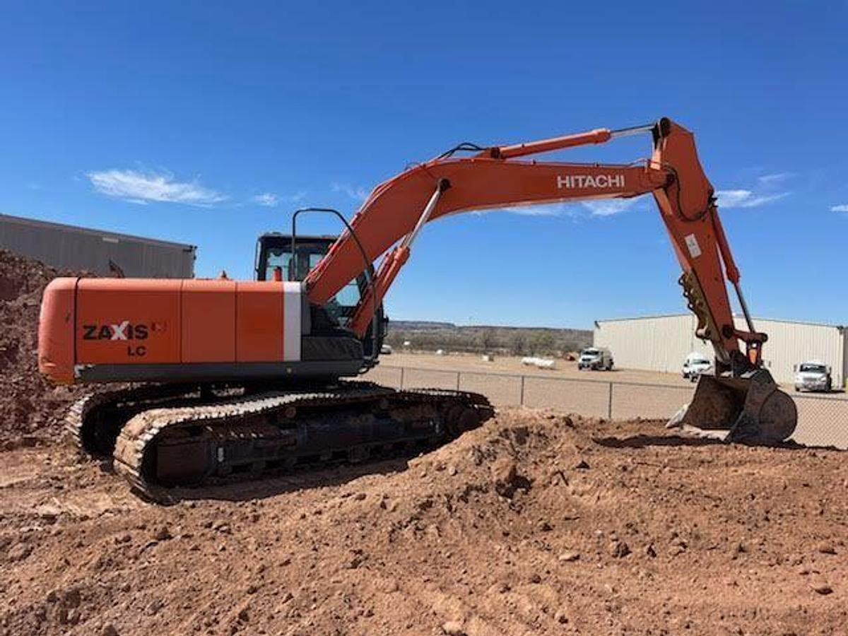 Used 2012 HITACHI ZX200LC-3