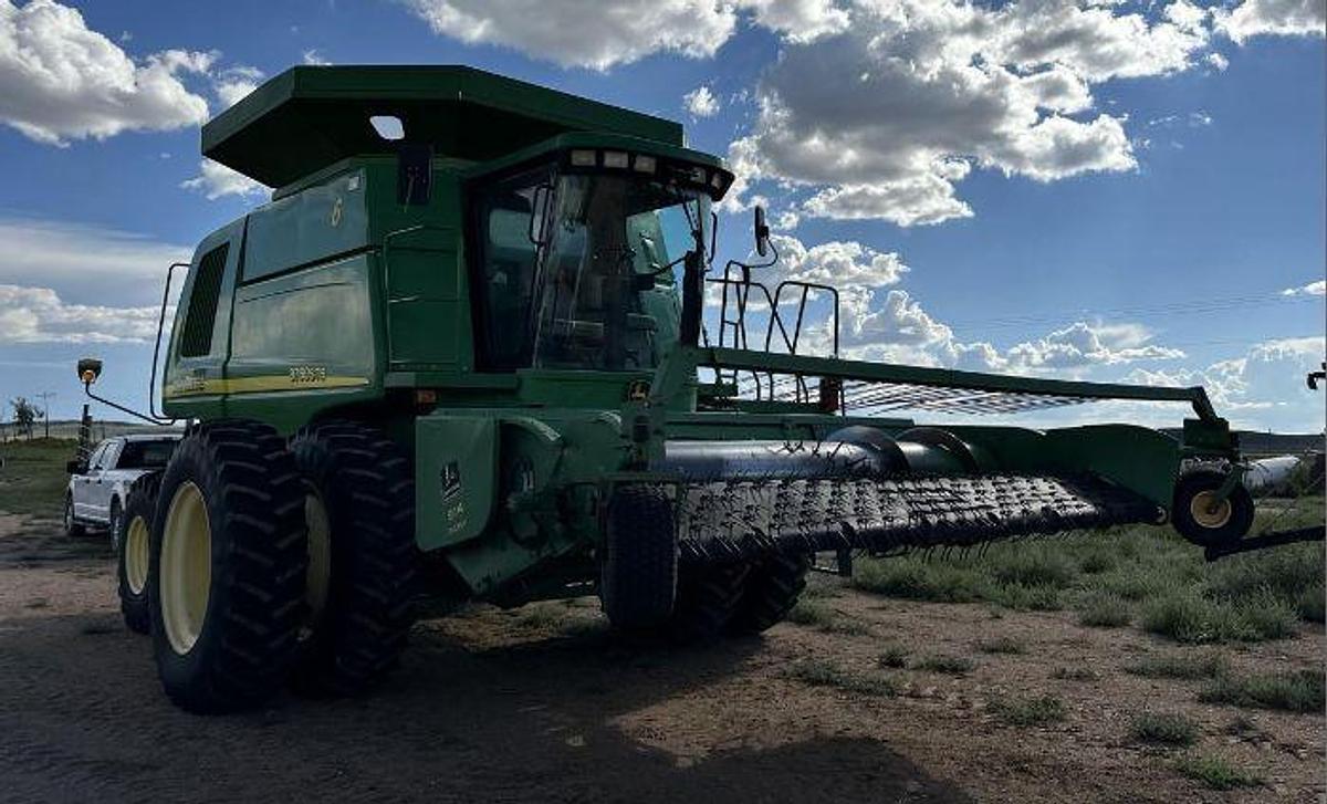 Used 2007 JOHN DEERE 9760 STS