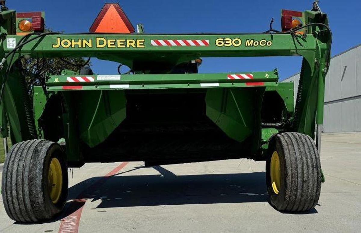 Used 2008 JOHN DEERE 630