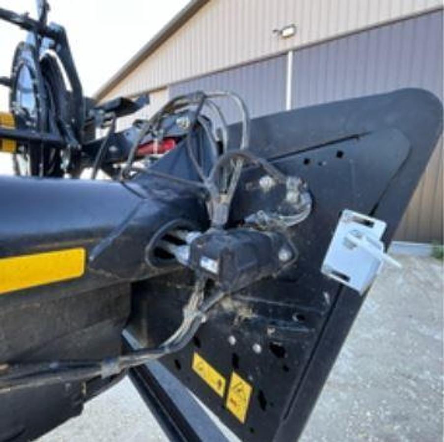 Used 2019 MacDon FD140 Flex Draper