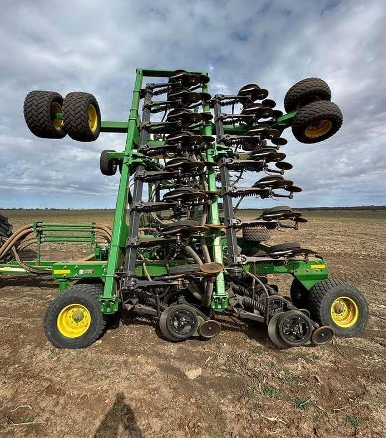 Used 2008 JOHN DEERE 1890 Air Seeder