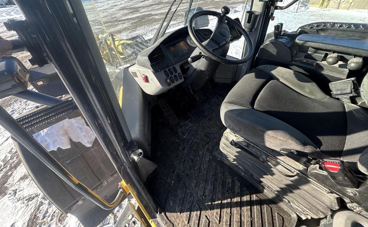 Used 2021 Komatsu Wa380