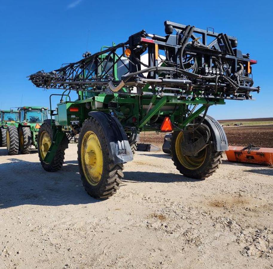 Used 2005 JOHN DEERE 4720