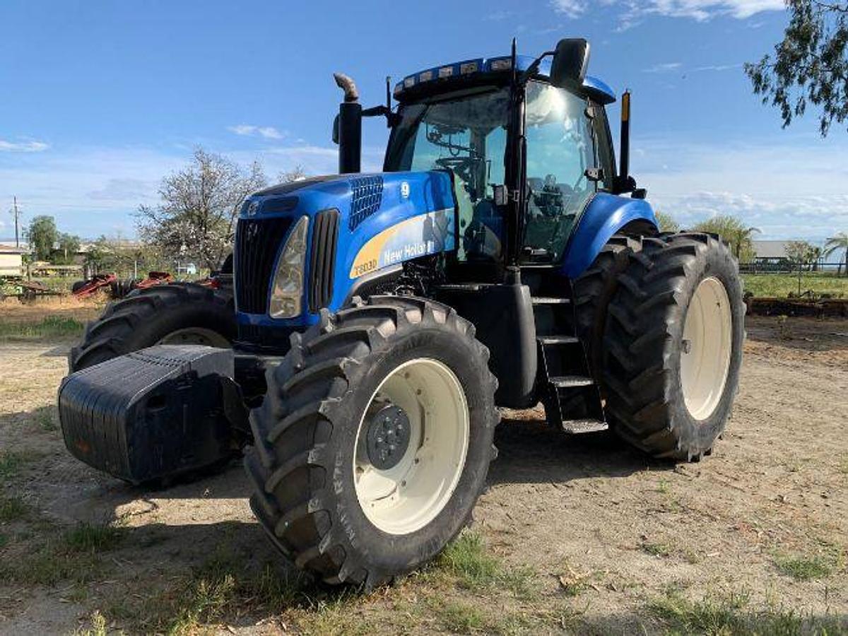 Used 2011 NEW HOLLAND T8030