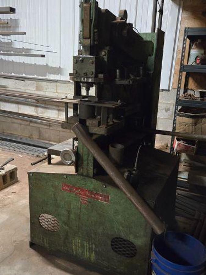 Used 1966 Uni Hydro Ironworker