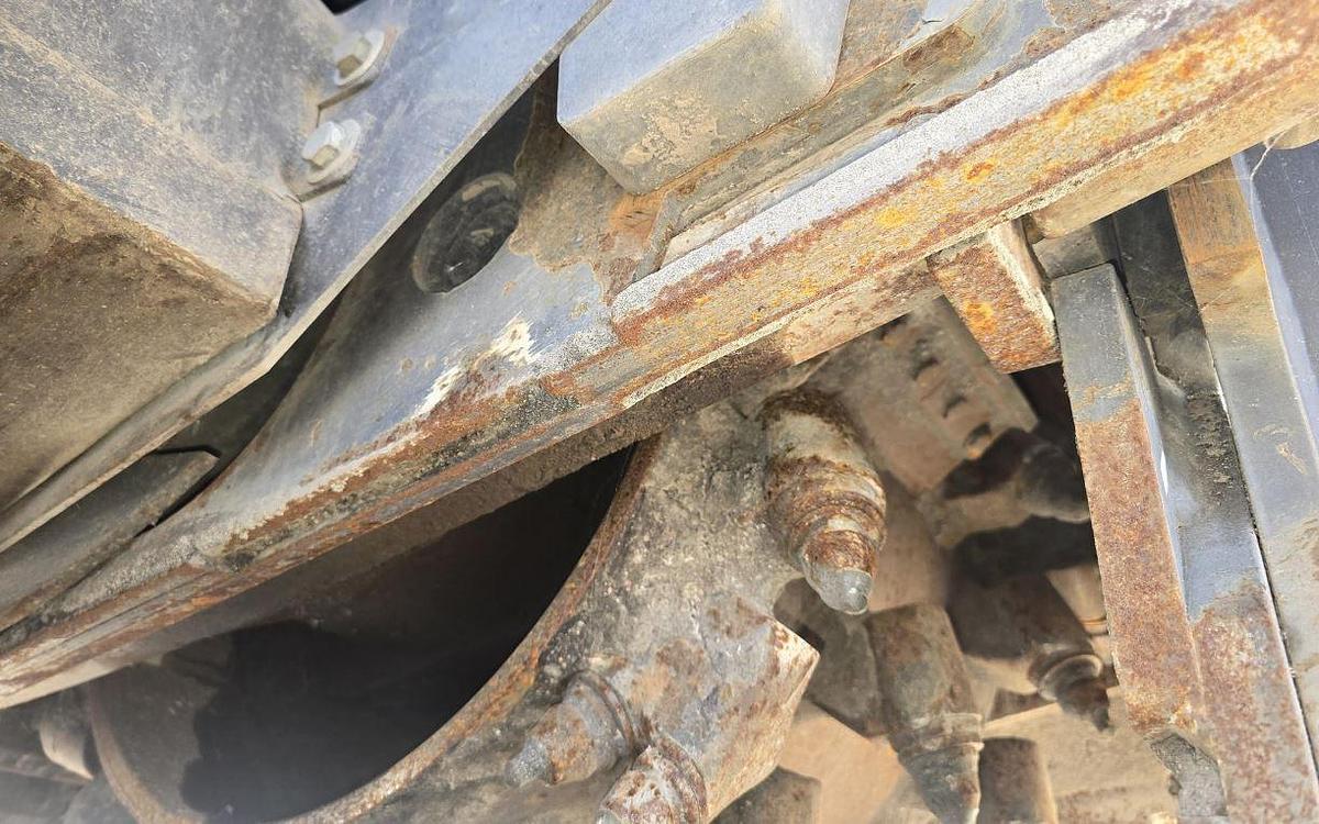 Used 2011 VOLVO MW500