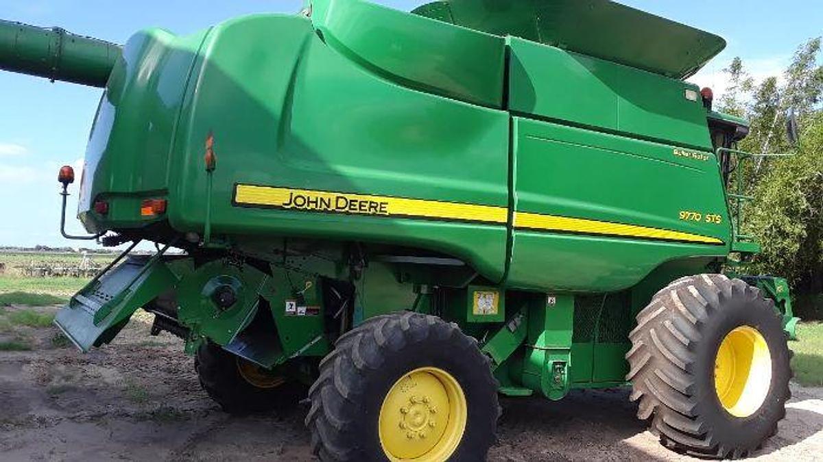 Used 2010 JOHN DEERE 9770 STS