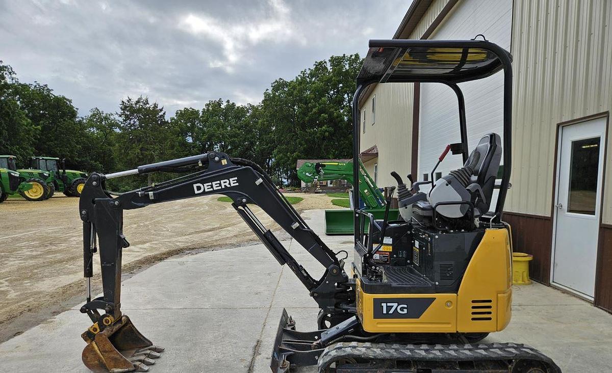 Used 2021 Deere 17G