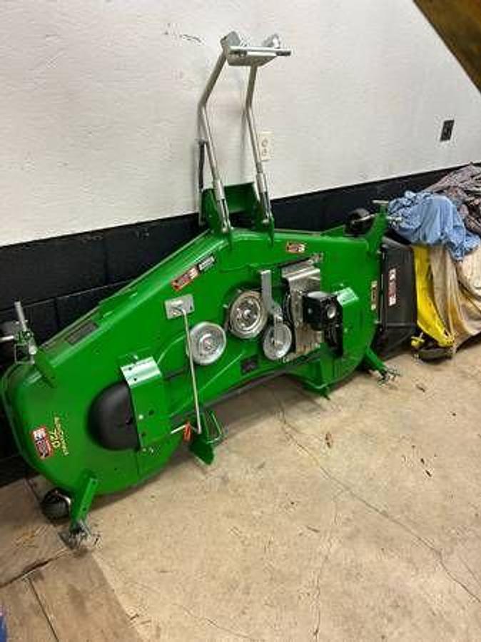 Used 2022 JOHN DEERE 3046R