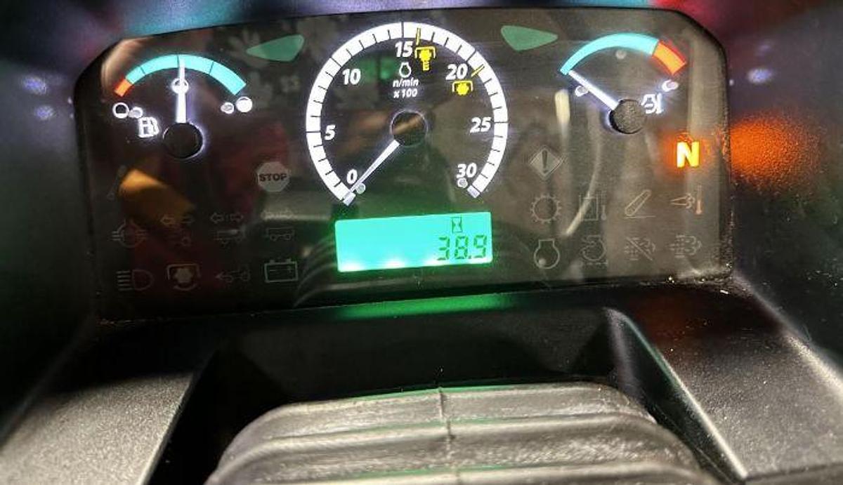 Used 2022 JOHN DEERE 5055E