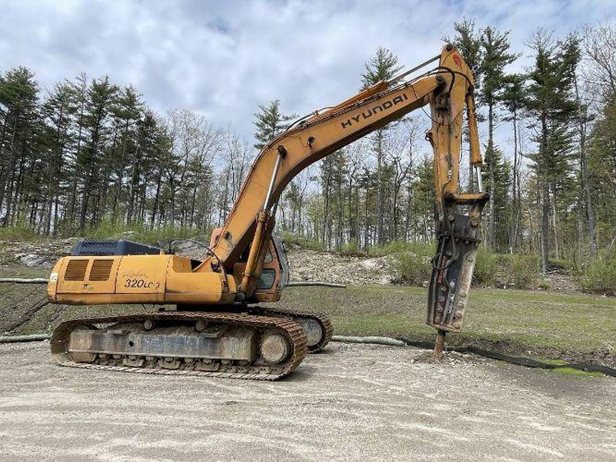 Used 1999 Hyundai 320 LC-3