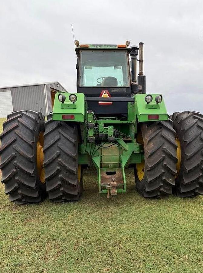 Used 1992 JOHN DEERE 8760 Tractor