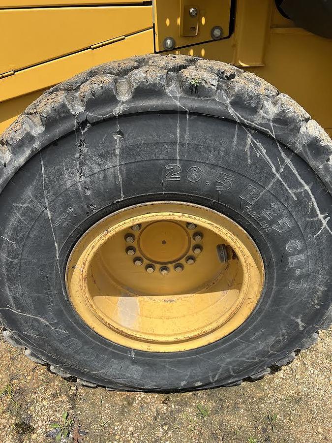 Used 2014 Deere 624K