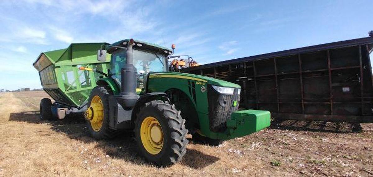 Used 2017 JOHN DEERE 8295R