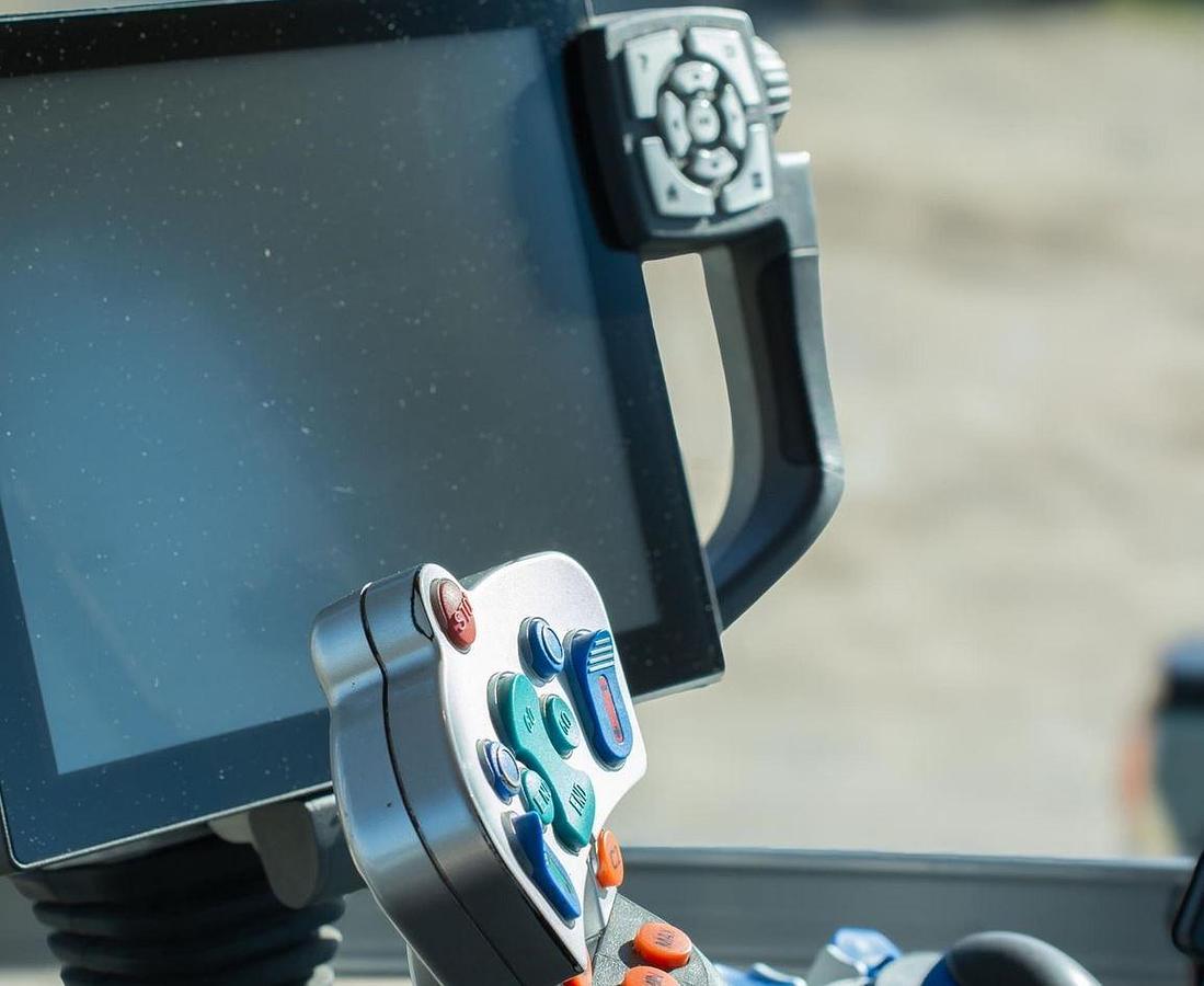 Used 2021 FENDT 1042 VARIO Tractor