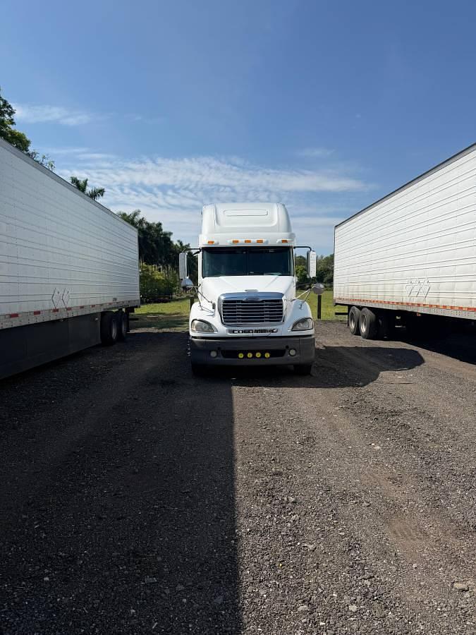 Used 2010 Freightliner Columbia