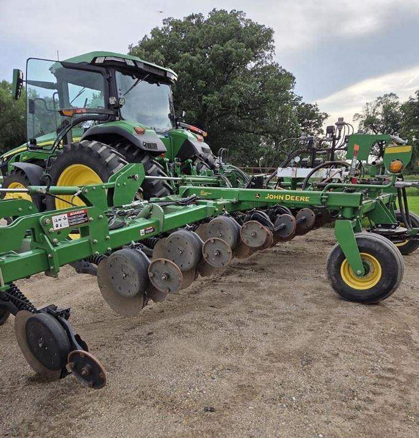 Used 2009 John Deere 2510H