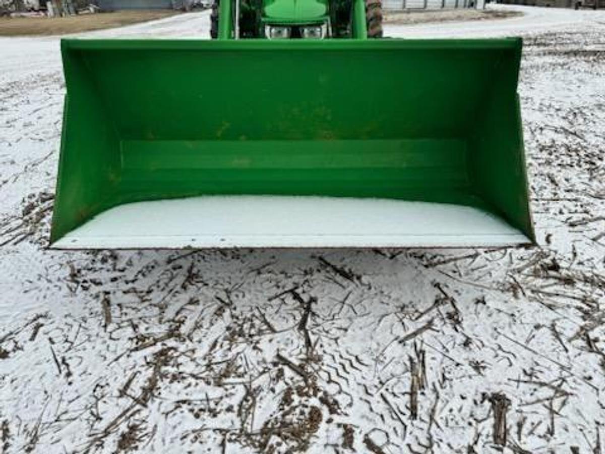 Used 2021 JOHN DEERE 5115R