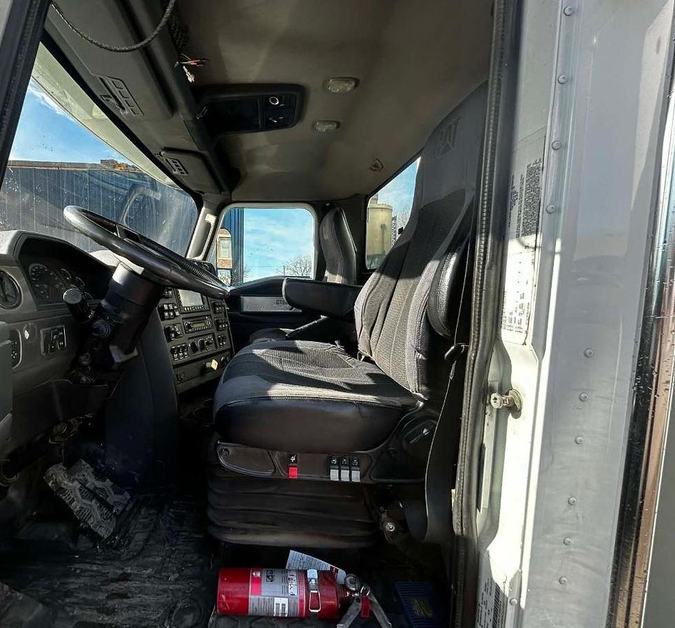 Used 2013 Caterpillar CT660