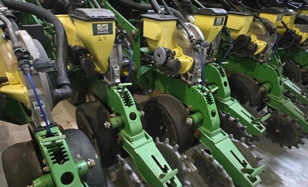 Used 2009 JOHN DEERE DB60