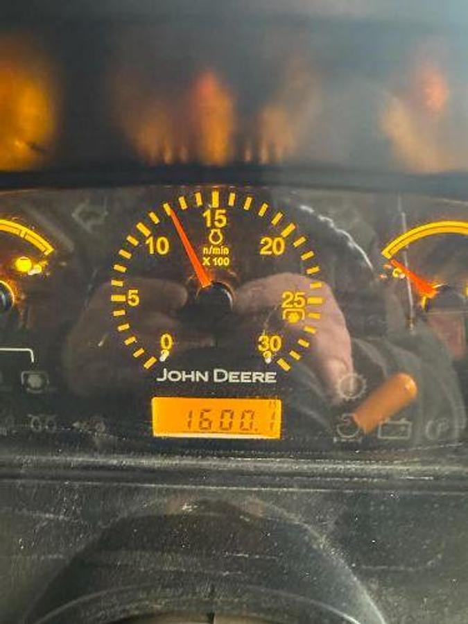 Used 2005 JOHN DEERE 3320