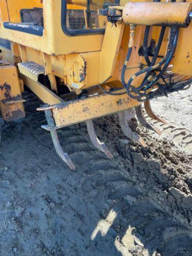 Used 2002 Leeboy 685B