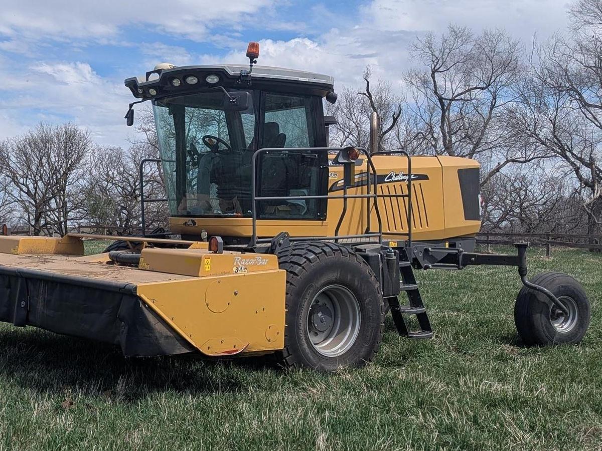Used 2015 Challenger WR9860 Self-Propelled Windrower