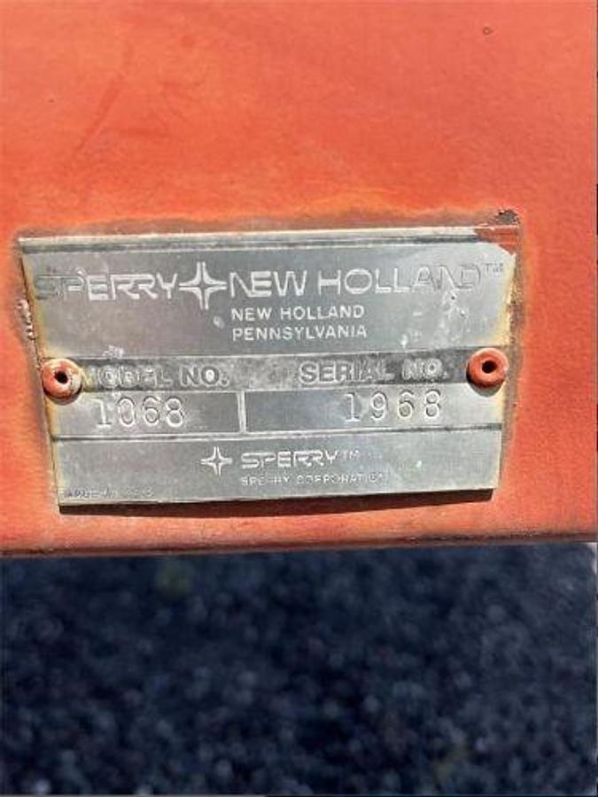 Used 1985 New Holland 1068