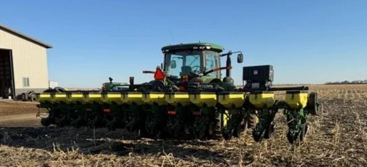 Used 2015 John Deere 1725