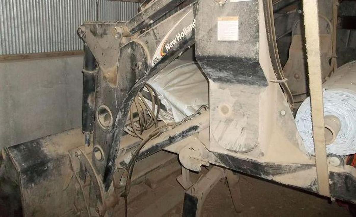 Used 2006 NEW HOLLAND 82LB