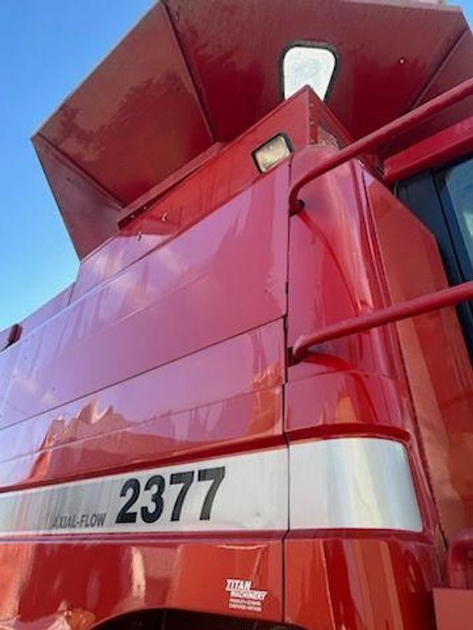 Used 2006 Case IH 2377 Combine