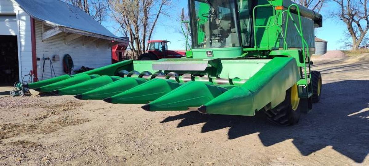 Used 1989 John Deere 9500 Combine