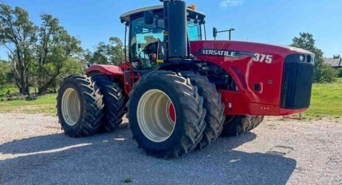 Used 2014 Versatile 375 tractor