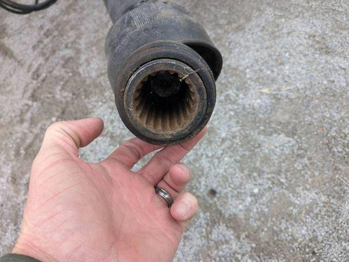 Used Unknown J and M 750 14 Grain Cart