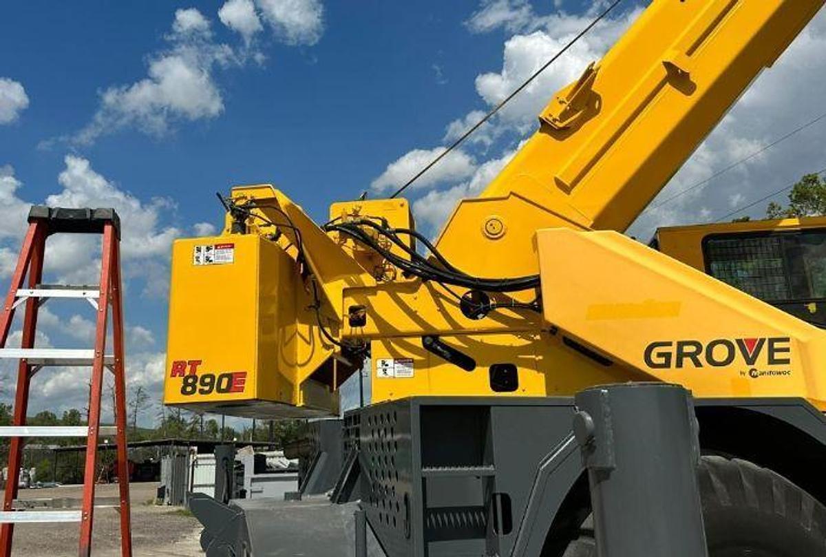 Used 2008 Grove RT890E